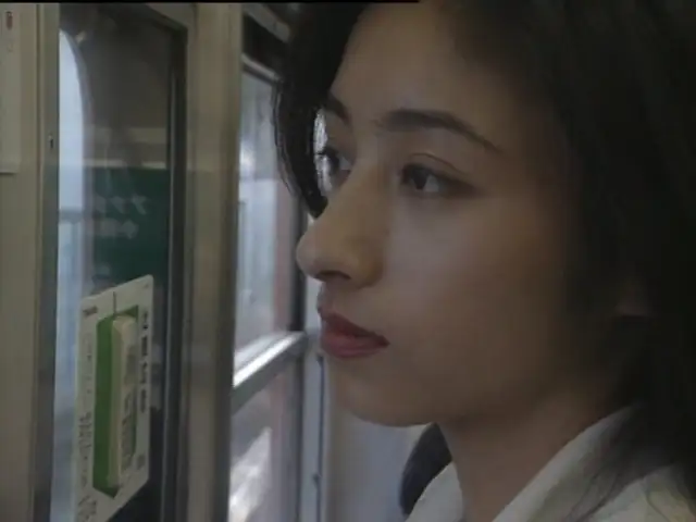 揺れる電車の中で 痴漢に暴かれた女教師の性の詳細ページ